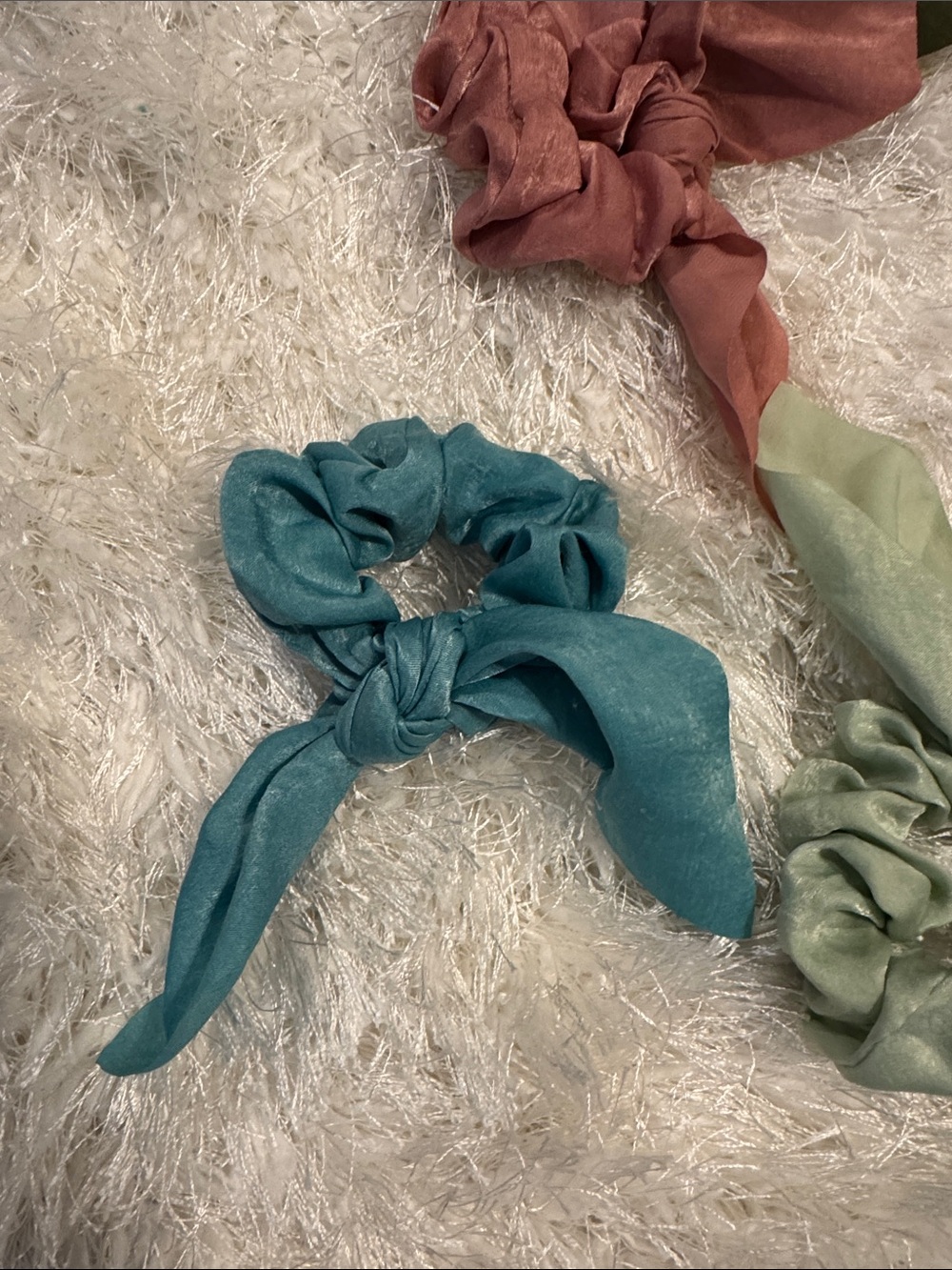 Source Unknown Multicolor Satin Scrunchie Set - Picture 2 of 4